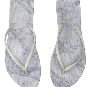 REEF ESCAPE LUX GREY FLIP FLOPS NWT